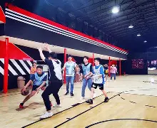 激烈对抗燃烧球场，内战引领欧洲足球热潮